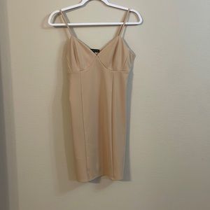 Tan Kendall and Kylie dress. Size medium.